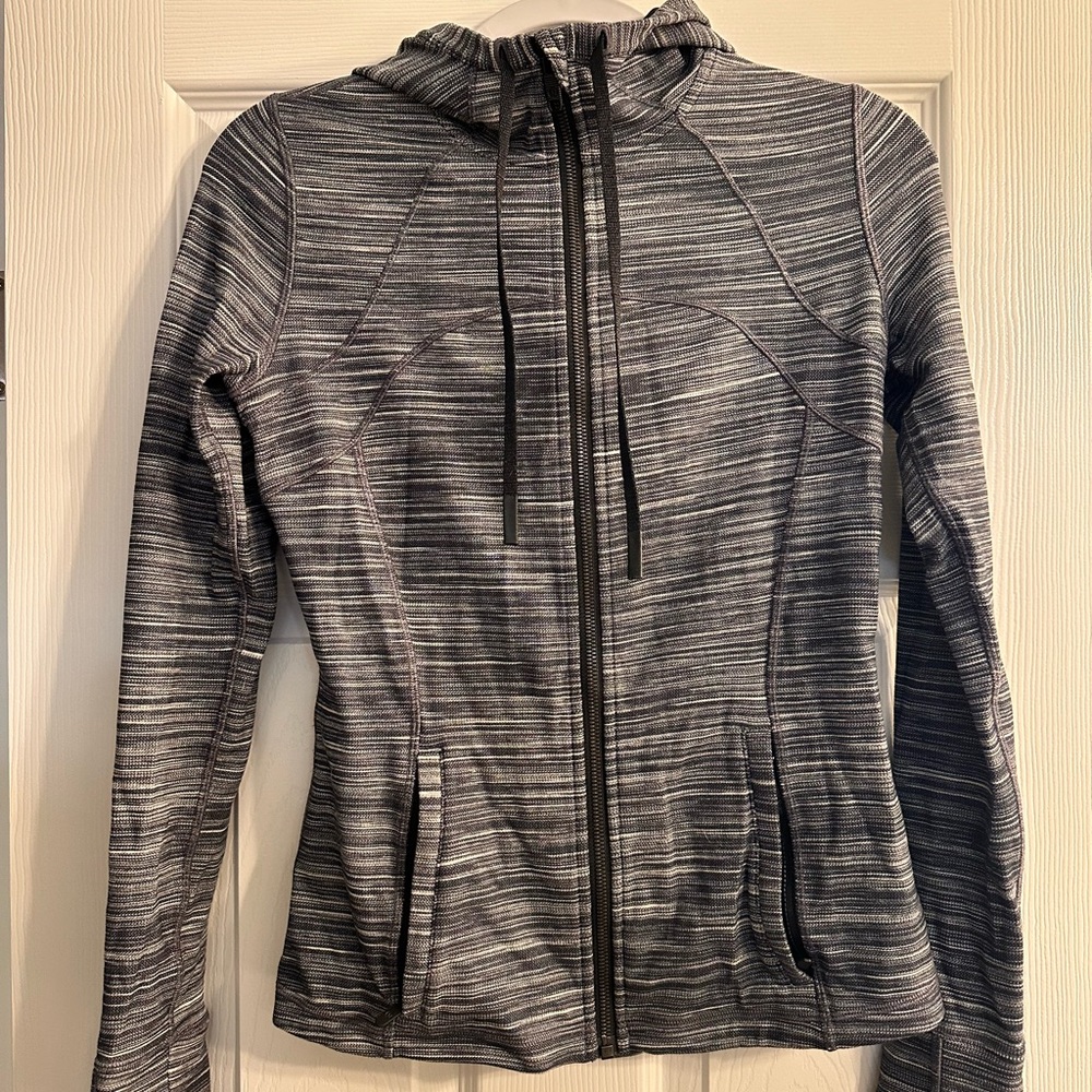 Lululemon Women’s size 8 Zip up